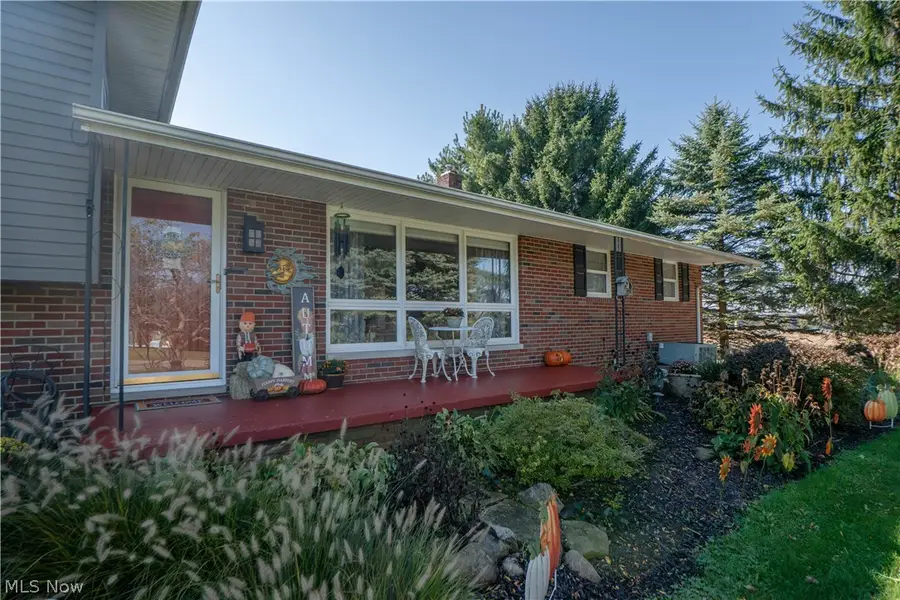5522 Grove Street, Louisville, OH 44641 - #2