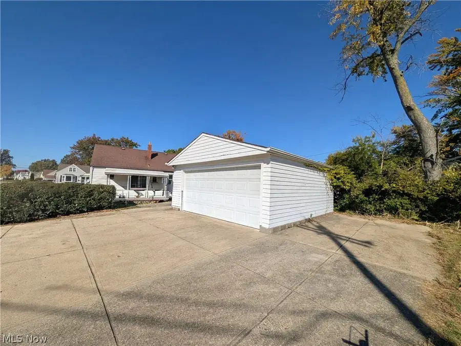 28908 Edgewood Drive, Willowick, OH 44095 - #3