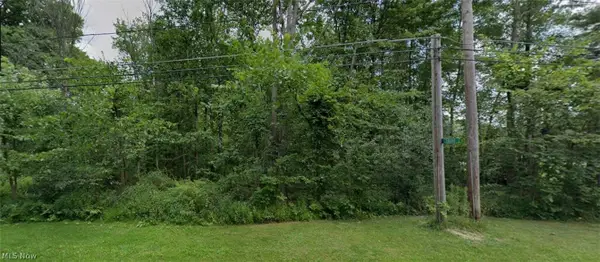 18611 Geauga Lake Road, Chagrin Falls, OH 44023