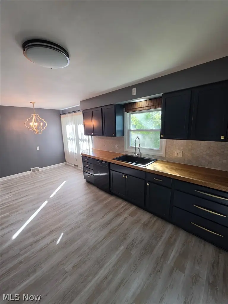 844 N Bentley, Niles, OH 44446 - #2