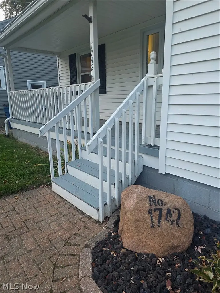 1742 W 12th Street, Lorain, OH 44052 - #3