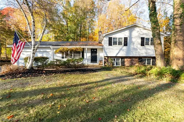 8774 Carmichael Drive, Chesterland, OH 44026