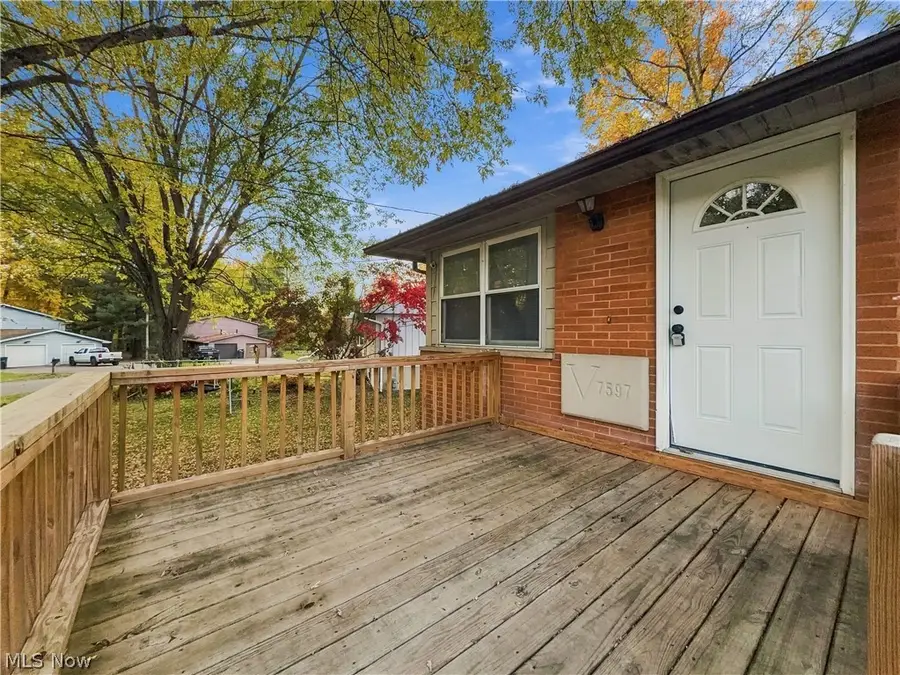 7597 Venice Heights Ne Drive, Warren, OH 44484 - #2