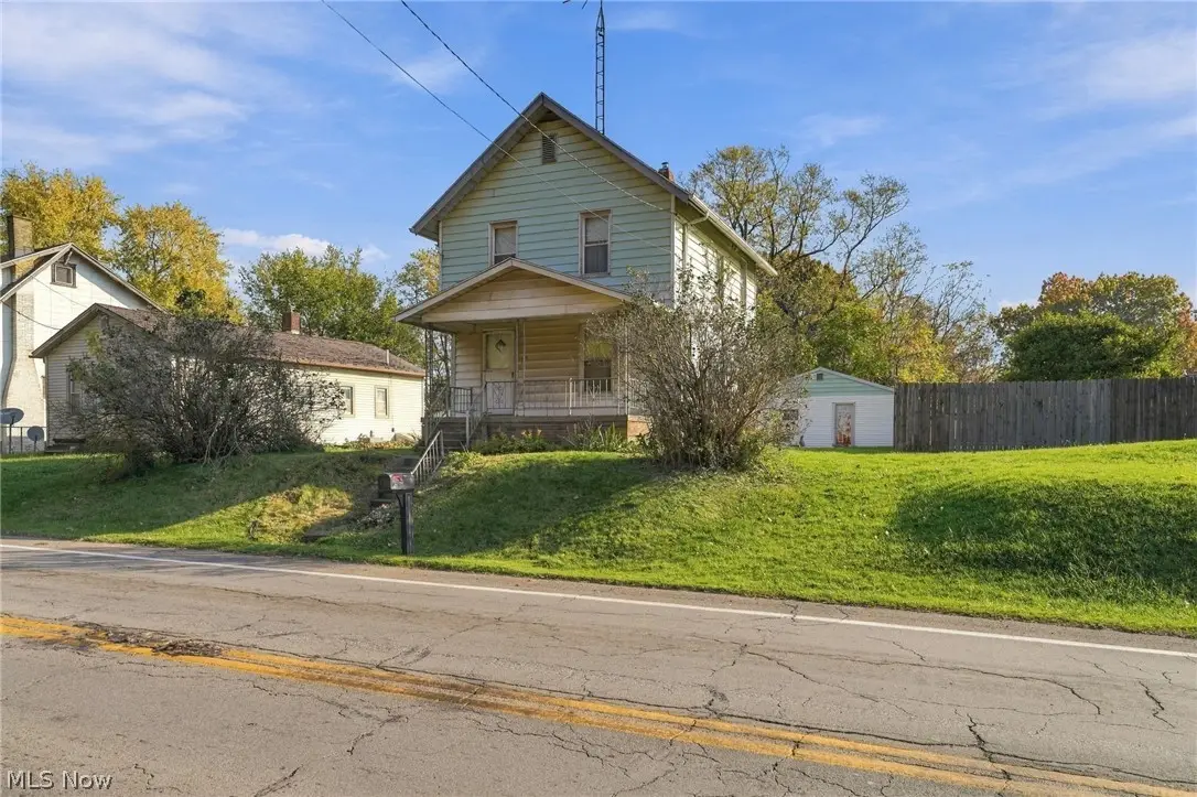 1812 Waynesburg Se Drive, Canton, OH 44707 - #1