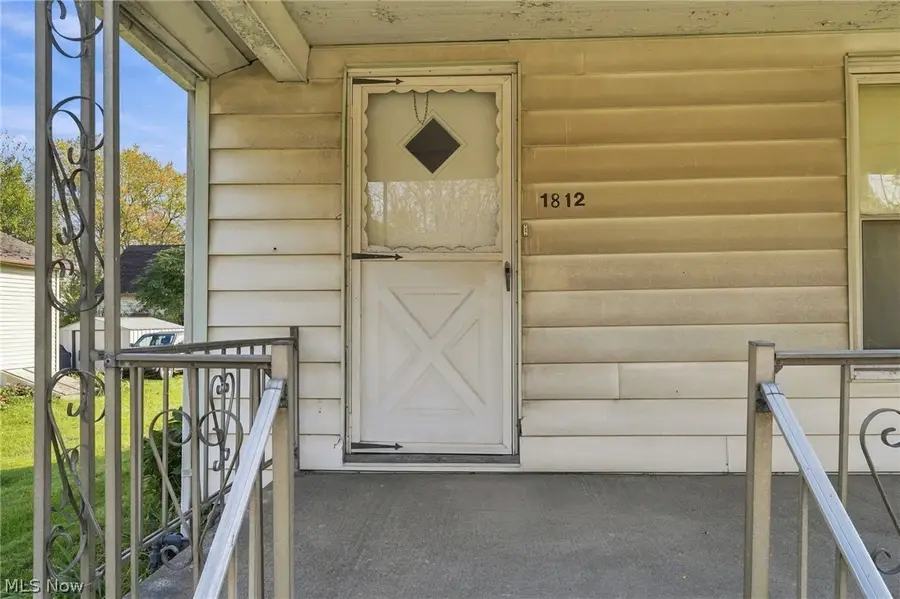 1812 Waynesburg Se Drive, Canton, OH 44707 - #3