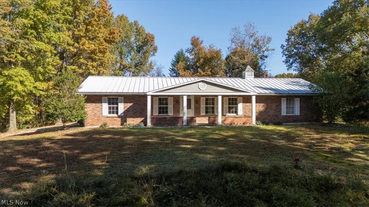 105 Windsor Drive, Mineral Wells, WV 26150 - #1