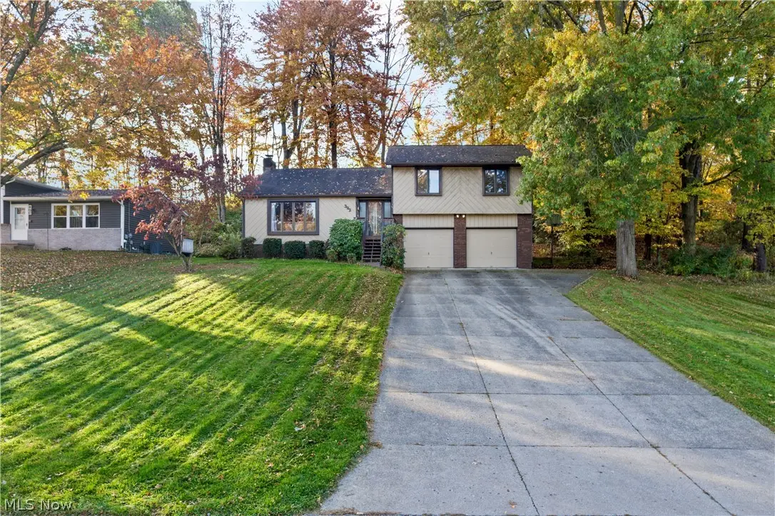 392 Derbyshire Road, Akron, OH 44319 - #1