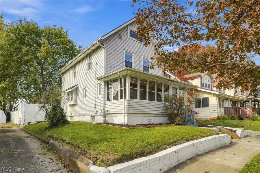 2144 SW 12th Sw Street, Akron, OH 44314 - #2