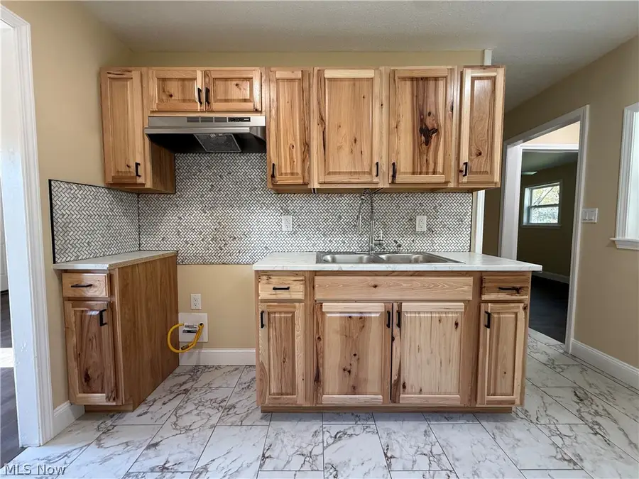 1530 Bennington Avenue, Youngstown, OH 44512 - #3