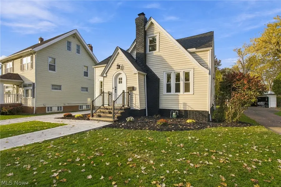 17408 Woodbury Avenue, Cleveland, OH 44135 - #2