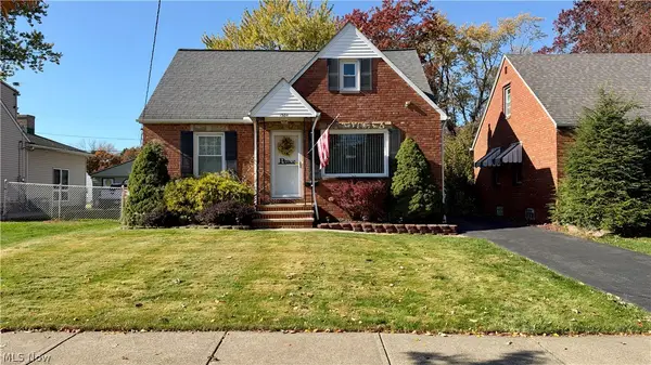 1584 Winchester Road, Lyndhurst, OH 44124
