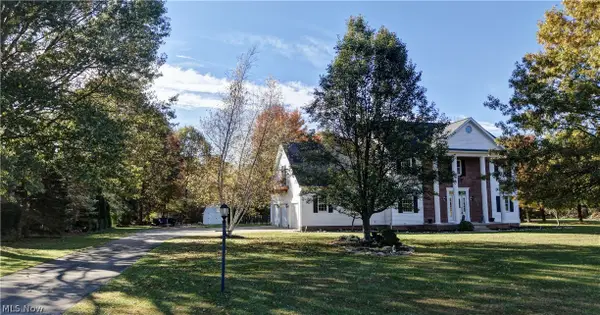 2390 Auberry Drive, Green, OH 44312