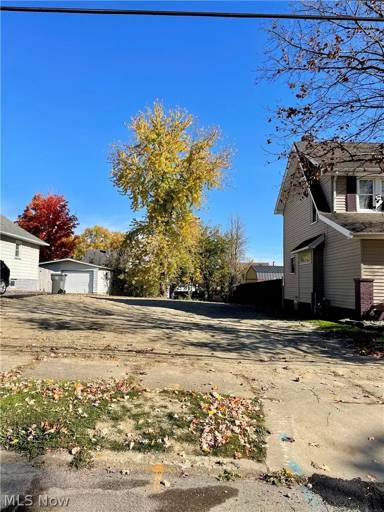 139 N Hazelwood Avenue, Youngstown, OH 44509 - #2
