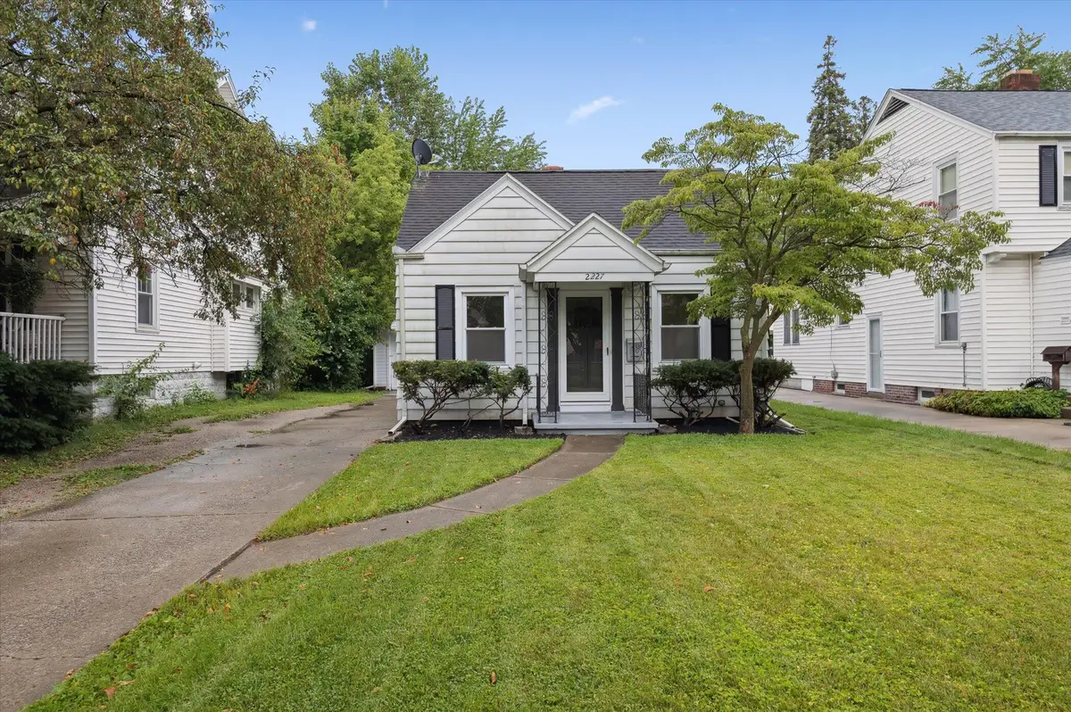 2227 Castlewood Drive, Toledo, OH 43613 - Image #1