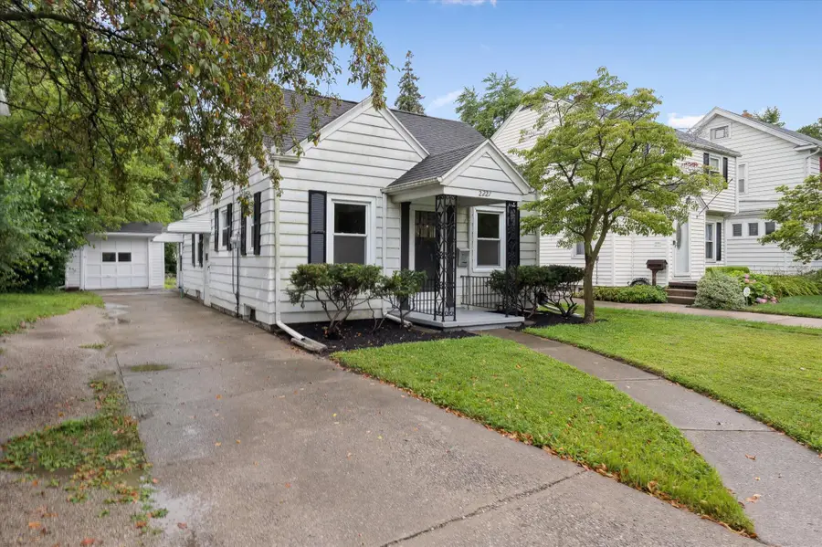 2227 Castlewood Drive, Toledo, OH 43613 - Image #2