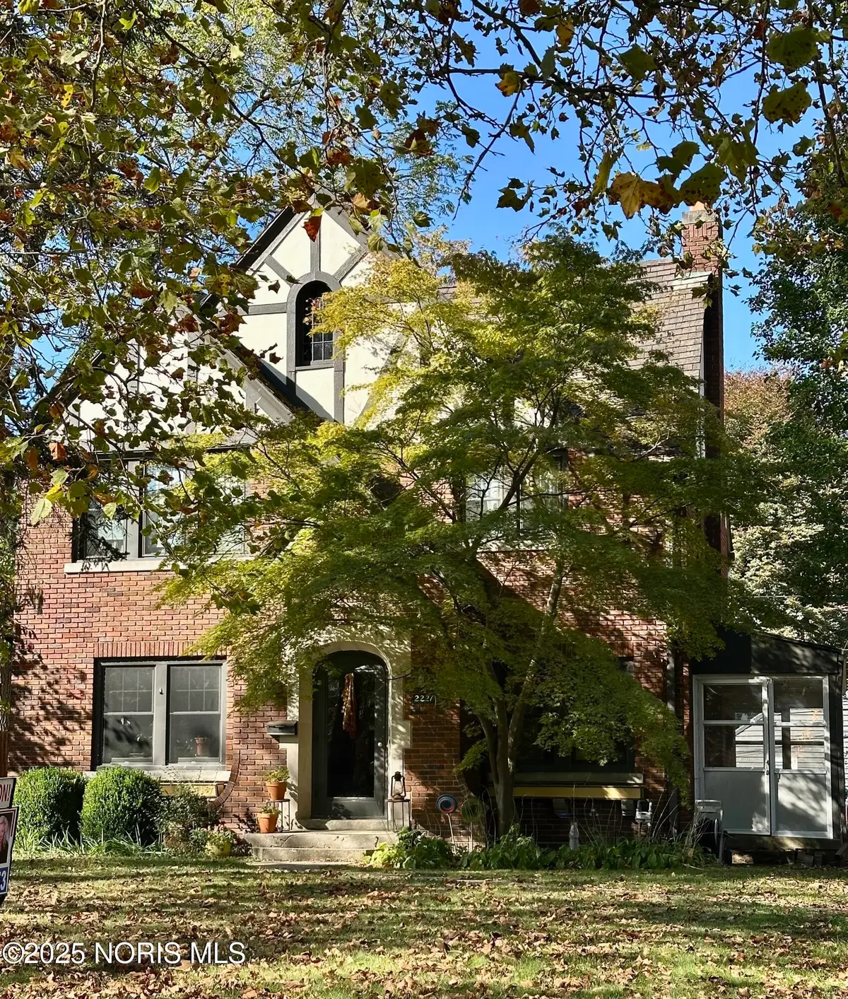 2221 Meadowwood Drive, Toledo, OH 43606 - Image #1