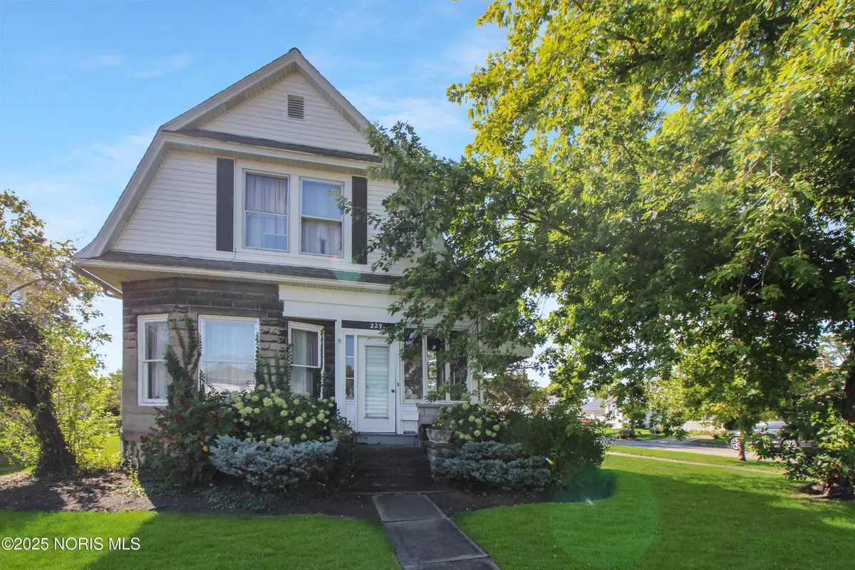 229 W 4th Street, Port Clinton, OH 43452 - Image #1