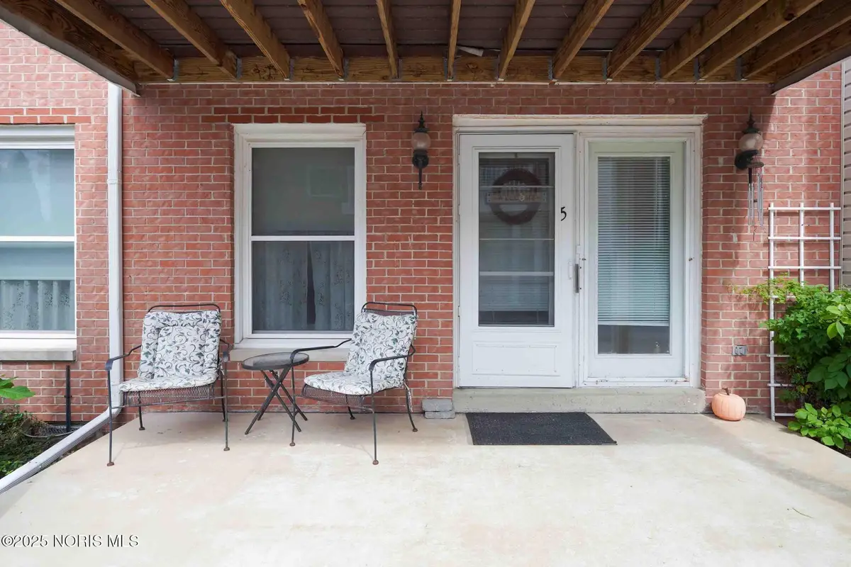 1932 Queenswood Drive, Findlay, OH 45840 - Image #1