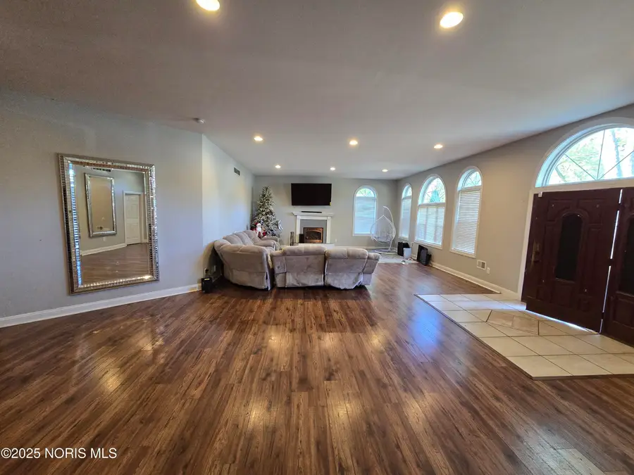 5029 Kellogg Road, Toledo, OH 43615 - Image #2