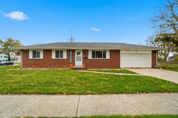 326 Pepperton Drive, Oregon, OH 43616