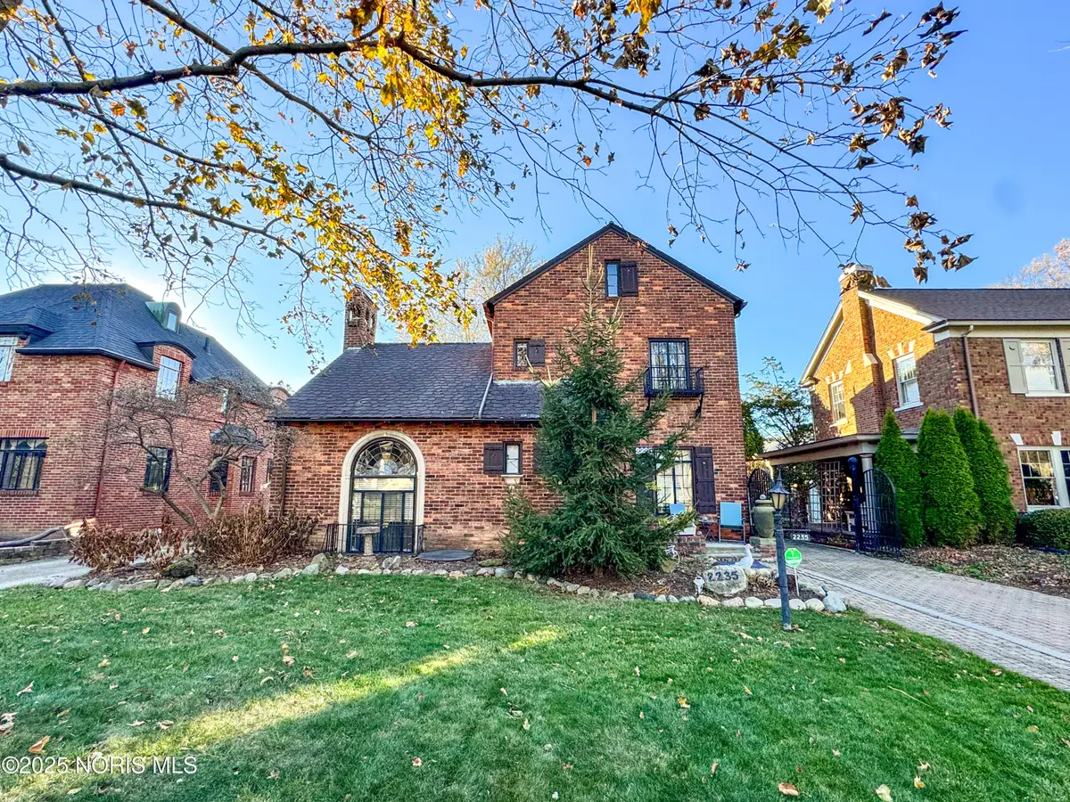 2235 Meadowwood Drive, Toledo, OH 43606 - Image #1