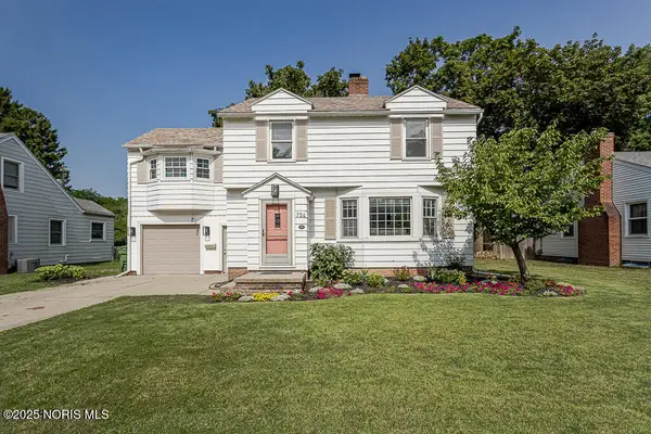 724 Inwood Place, Maumee, OH 43537