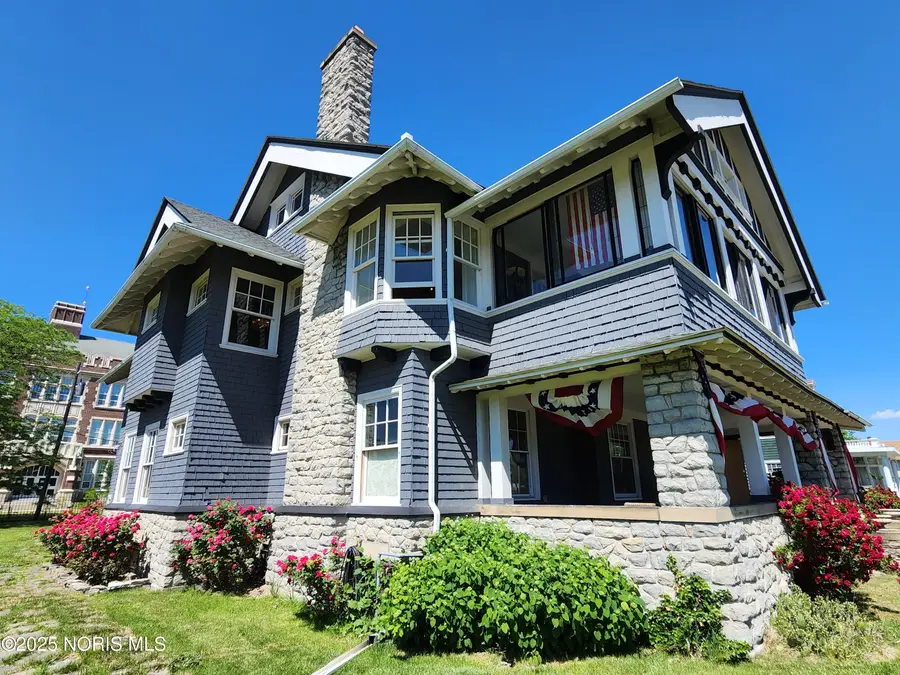 424 Winthrop Street, Toledo, OH 43620 - Image #2