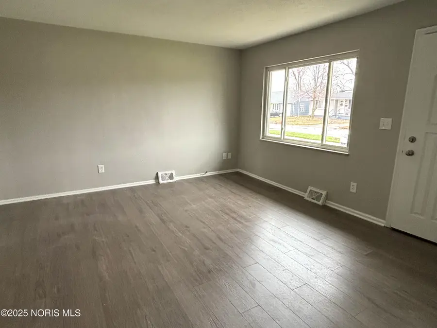 649 Midfield Drive, Maumee, OH 43537 - Image #2