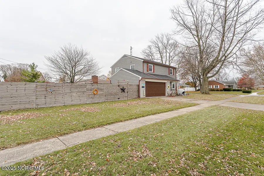 297 Wakefield Place, Oregon, OH 43616 - Image #2