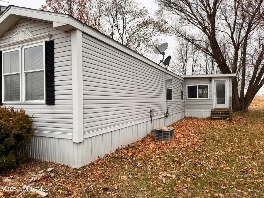 1285 N Shoop Avenue, Wauseon, OH 43567 - Image #2