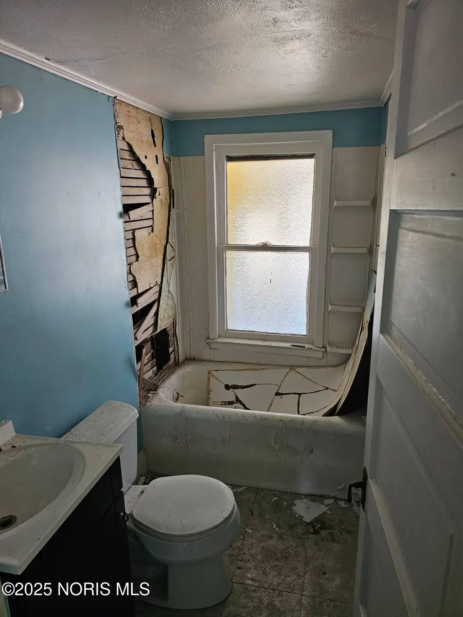 2010 Airport Highway, Toledo, OH 43609 - Image #3