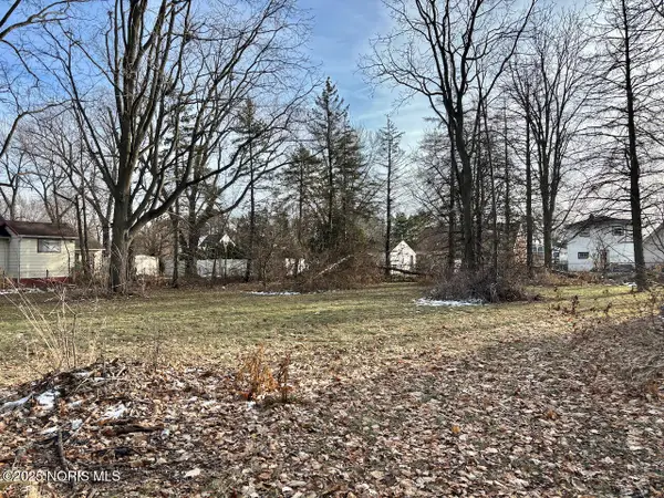 2716 Hayden Street, Oregon, OH 43616