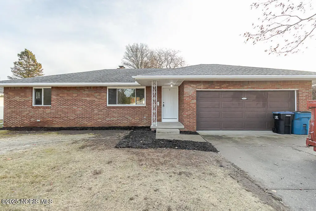 513 Holly Drive, Oregon, OH 43616 - Image #1