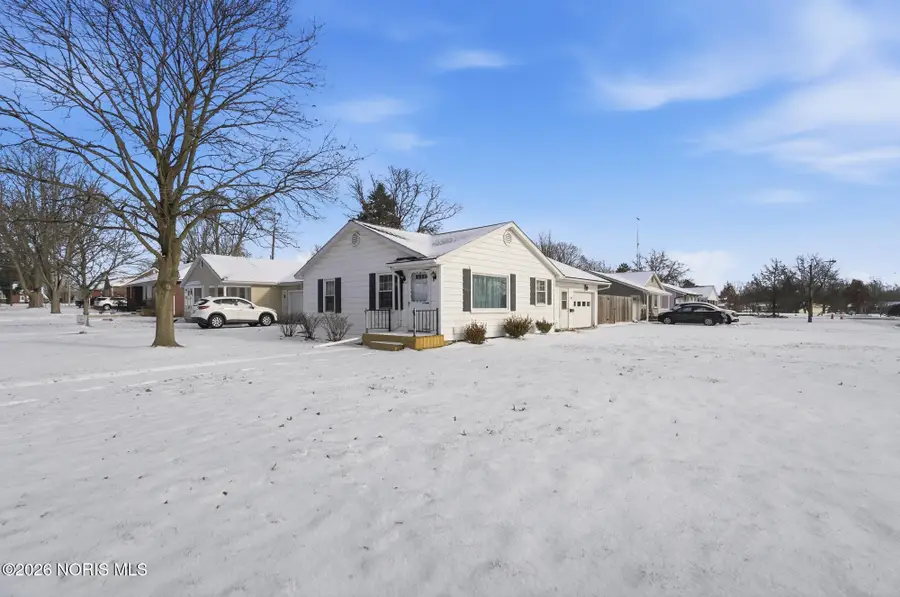 594 Douglas Drive, Wauseon, OH 43567 - Image #2