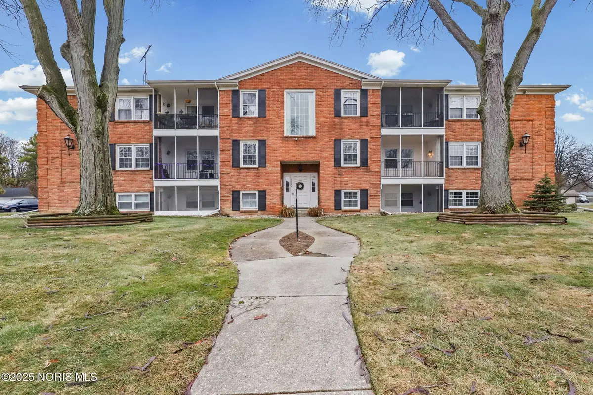 5533 Cresthaven Lane, Toledo, OH 43614 - Image #1