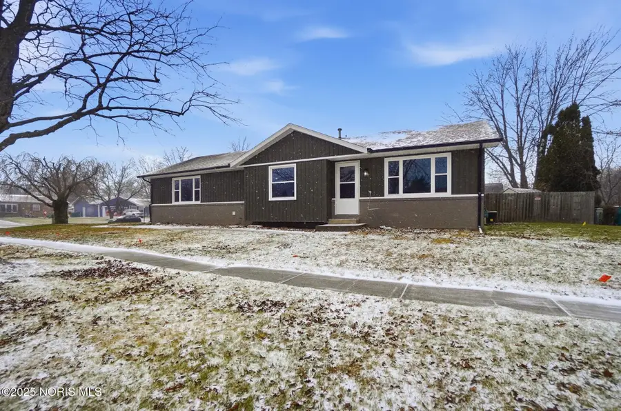 526 Sioux Trail, Rossford, OH 43460 - Image #2