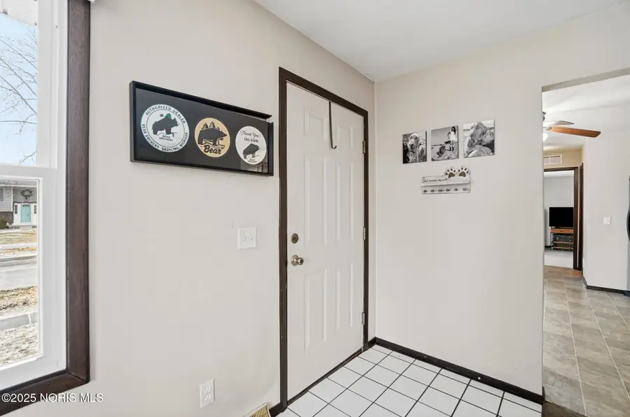 526 Sioux Trail, Rossford, OH 43460 - Image #3