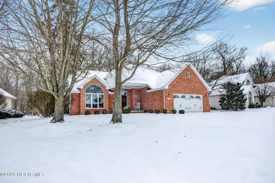 807 Saint Annes Drive, Holland, OH 43528 - Image #2