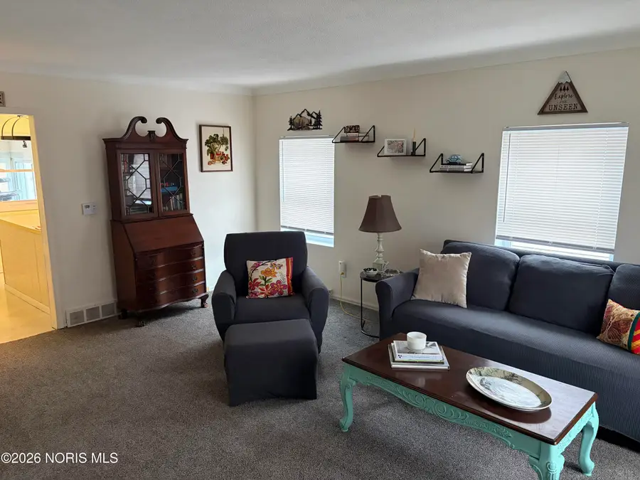 5240 Silvertown Drive, Sylvania, OH 43560 - Image #2