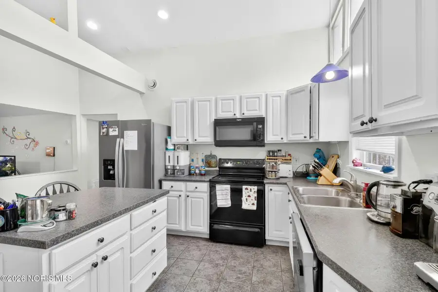 411 N Mccord Road, Toledo, OH 43615 - Image #2