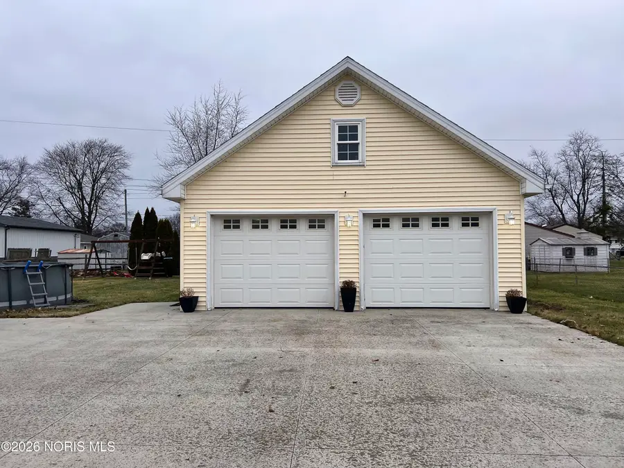 23195 W Centerfield Drive, Genoa, OH 43430 - Image #2