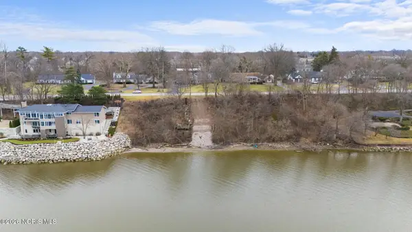 28819 E River Road, Perrysburg, OH 43551