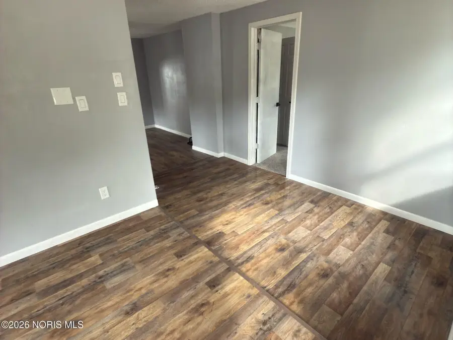 7024 Hill Avenue, Holland, OH 43528 - Image #2