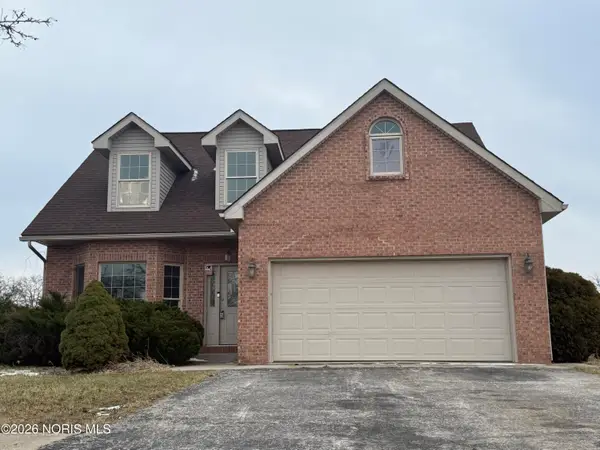 1302 Wedgewood Drive, Fostoria, OH 44830