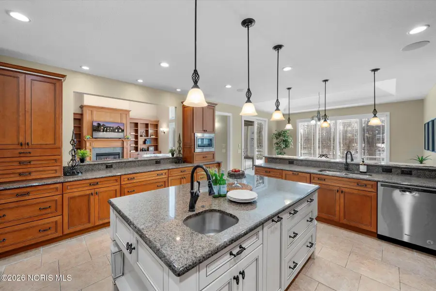 3813 Timber Valley Drive, Maumee, OH 43537 - Image #3