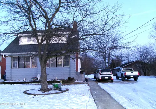 240 N Locust Street, Oak Harbor, OH 43449