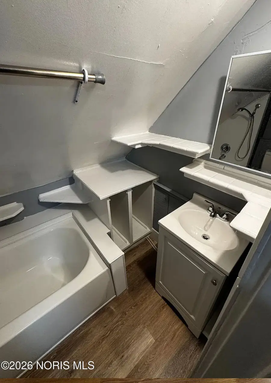 319 E Streicher Street, Toledo, OH 43608 - Image #3