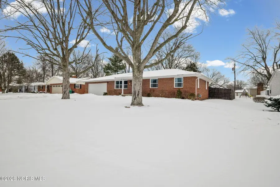 707 Winterhaven Drive, Findlay, OH 45840 - #2