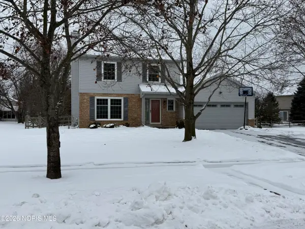 8149 Deerpointe Drive, Toledo, OH 43617