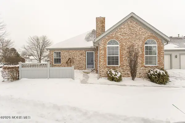 45 W Foxgate Circle, Bowling Green, OH 43402